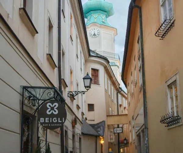 Апартаменты Old Town 1 Bdr, A/c, W/parking *